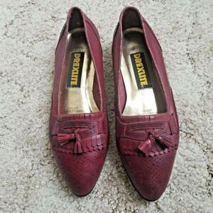Drexlite Women’s Burgundy Leather Tassel loafers - Size 9 ½ W
